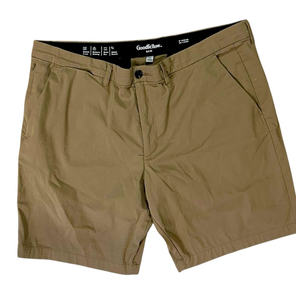Goodfellow Shorts Men’s 42 Khaki Casual Flat Front Chino No Wrinkle Hiking